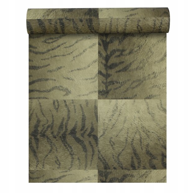 green tiger  squares vlies